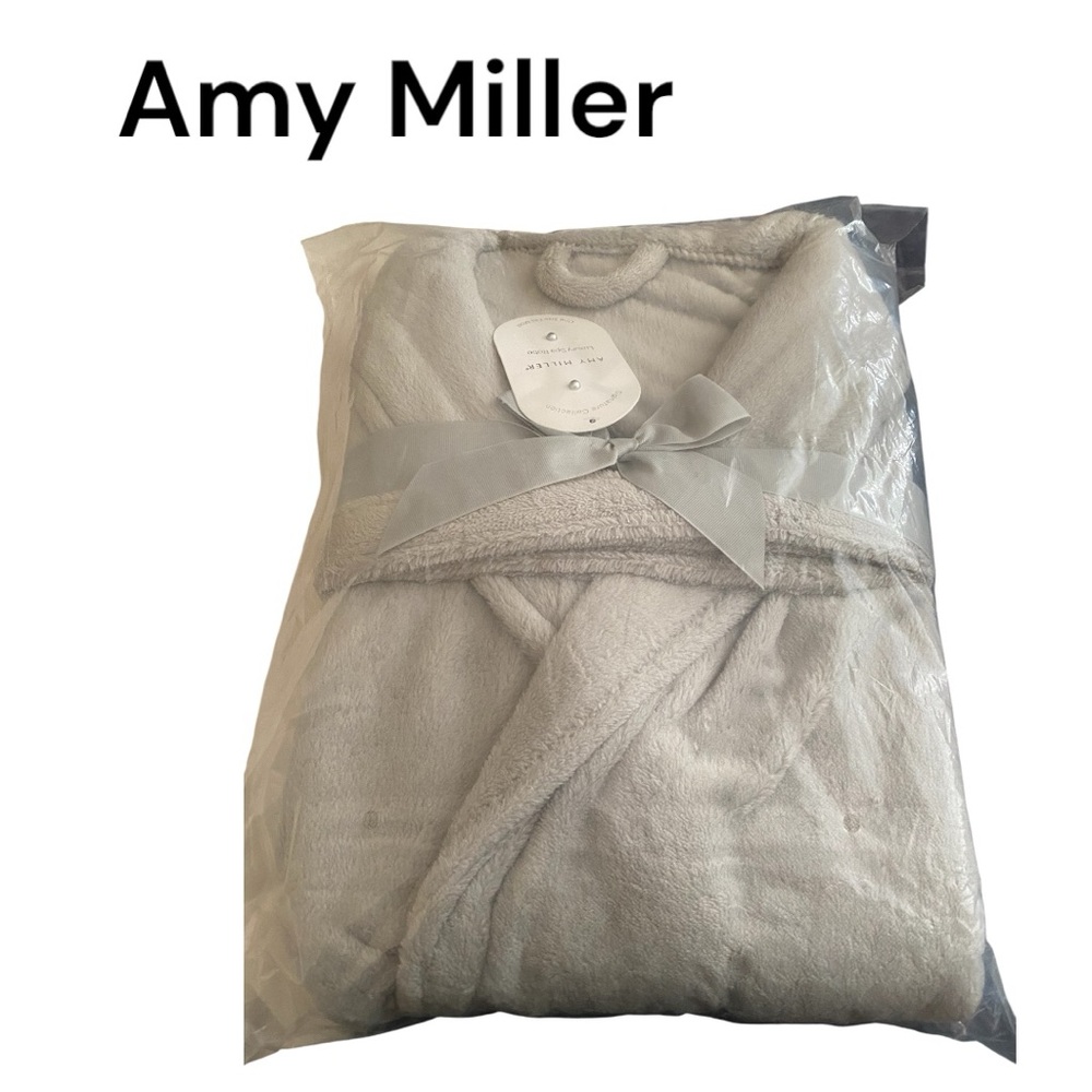Amy Miller Plush Gray Robe NIP